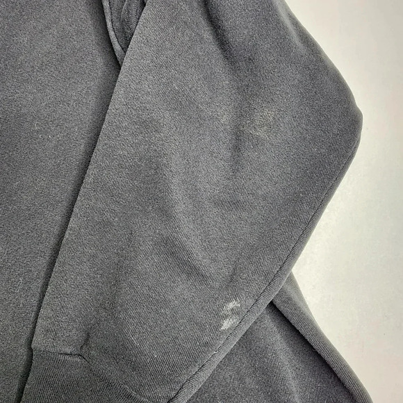 Vintage Guess First Class Sweatshirt Spellout Size Medium Distressed USA - Picture 10 of 10